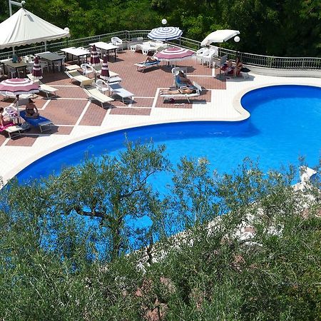 Hotel L'Ulivo Mirabella Eclano Exterior photo