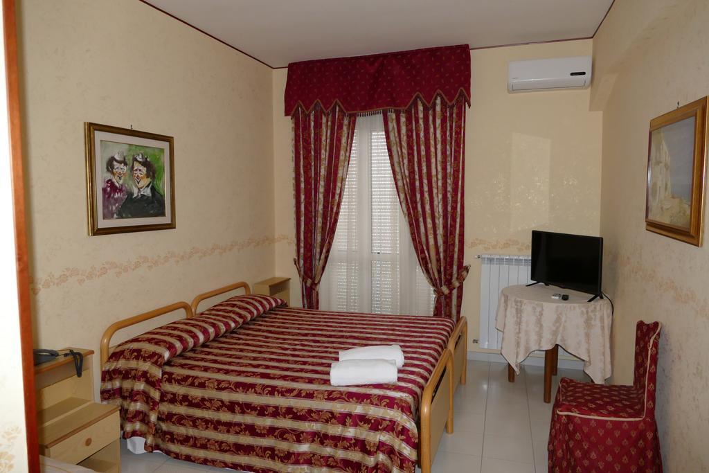 Hotel L'Ulivo Mirabella Eclano Exterior photo